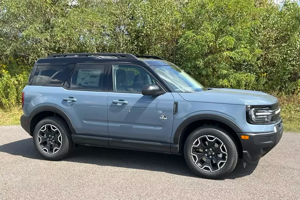 2025 Ford Bronco Sport Outer Banks photo 1