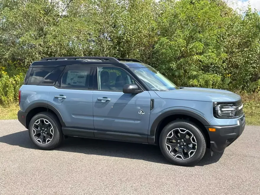 2025 Ford Bronco Sport Outer Banks photo 1