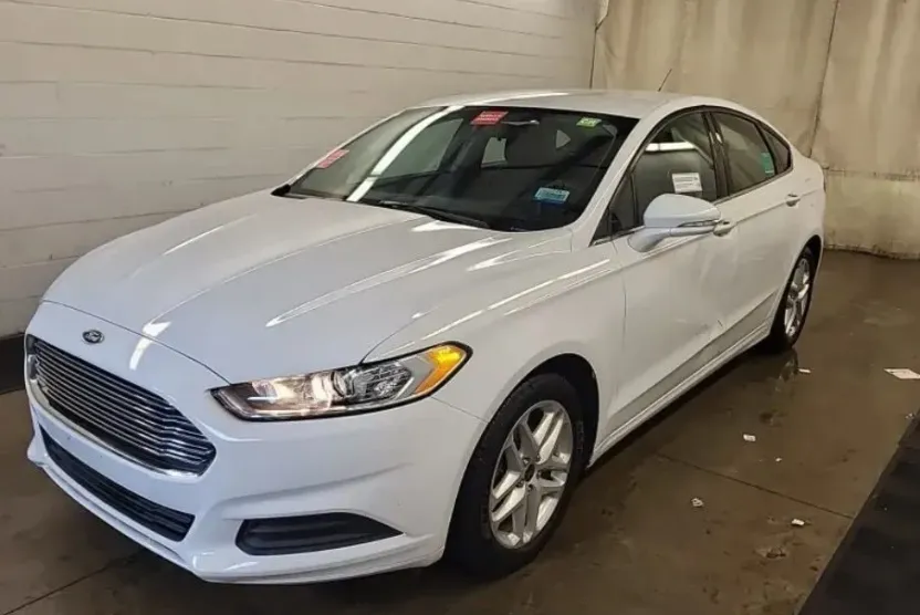 2016 Ford Fusion SE photo 1