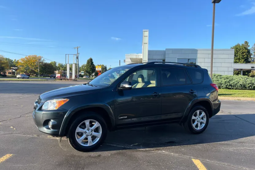 2012 Toyota RAV4 Limited photo 1