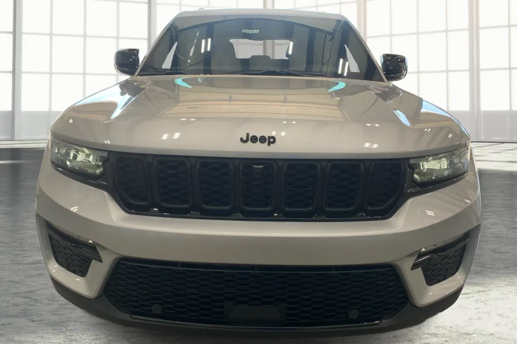 2025 Jeep Grand Cherokee Limited photo 1