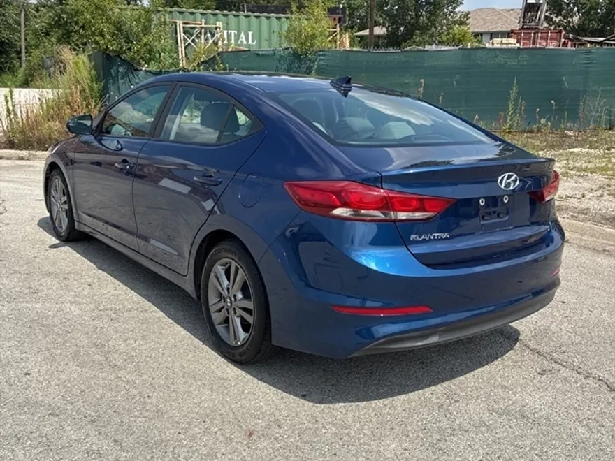 2017 Hyundai Elantra SE photo 1