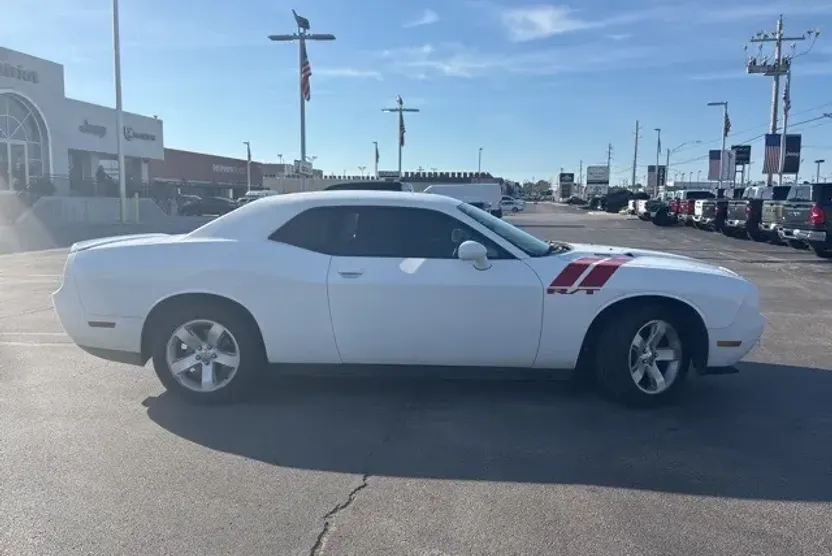 2011 Dodge Challenger R/T photo 1