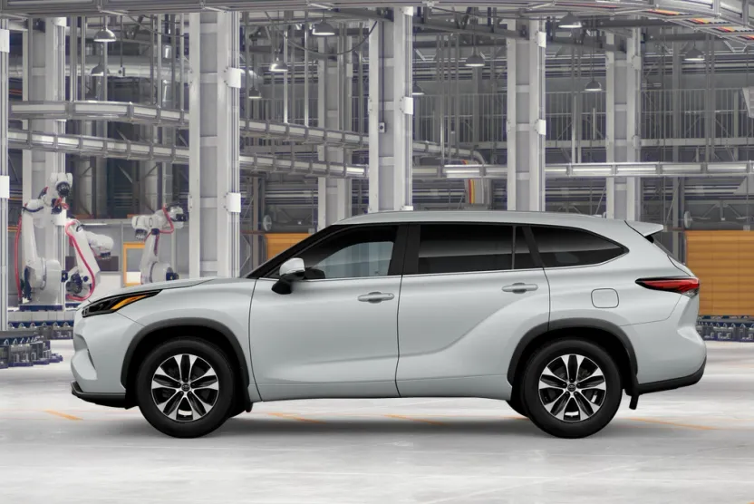 2026 Toyota Highlander XLE photo 1
