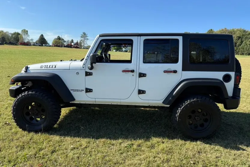 2014 Jeep Wrangler Unlimited Willys Wheeler photo 1