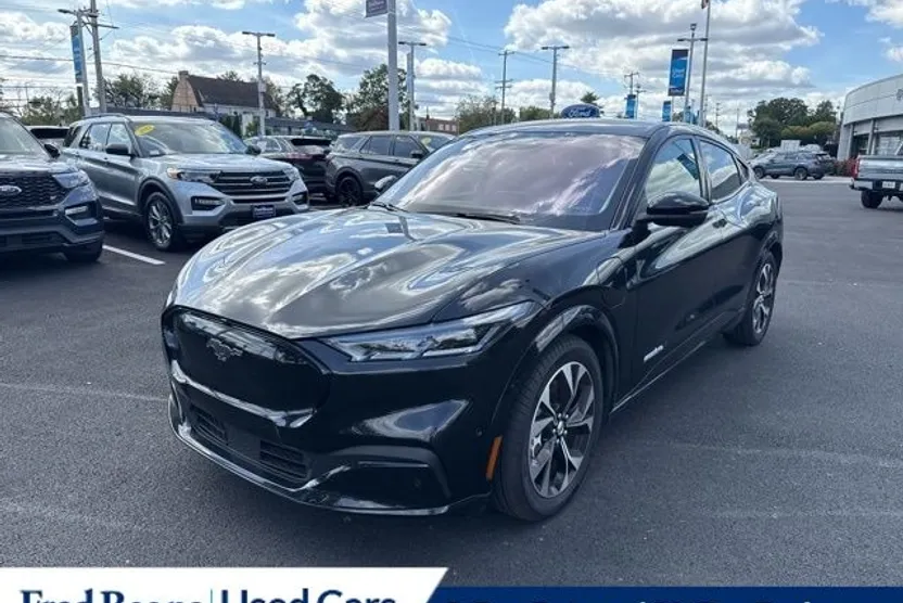 2022 Ford Mustang Mach-E Premium photo 1