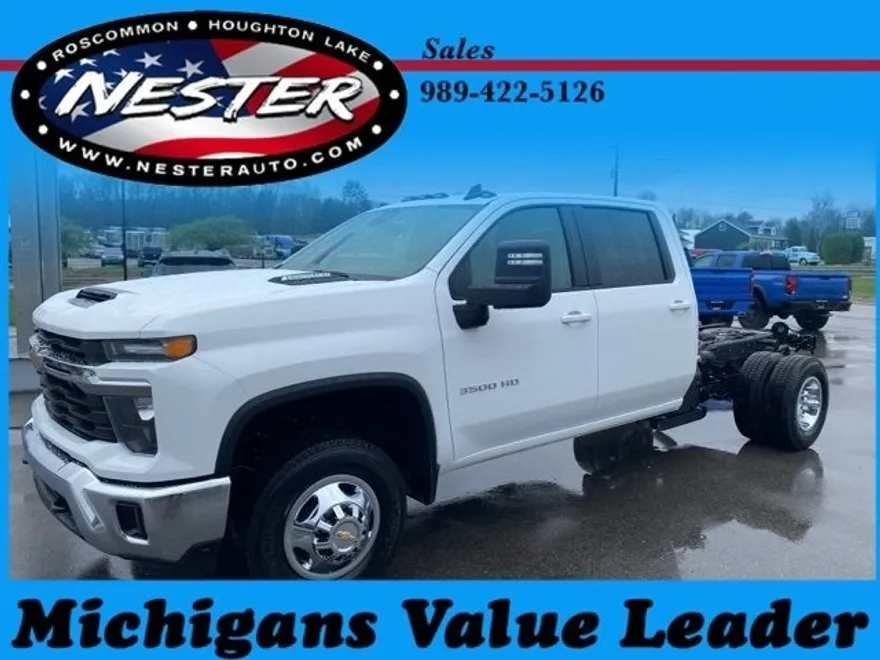 2025 Chevrolet Silverado 3500HD LT photo 1