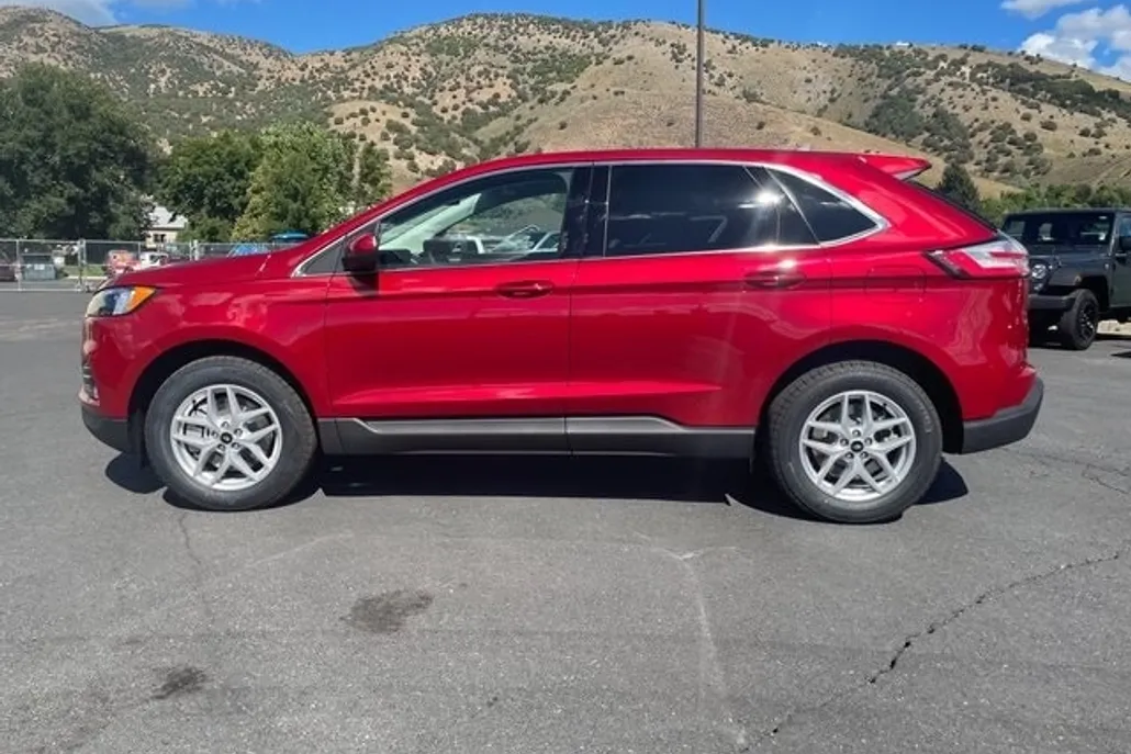 2024 Ford Edge SEL photo 1