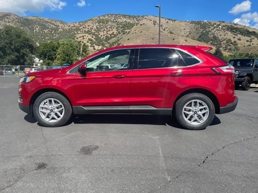 2024 Ford Edge SEL photo 1