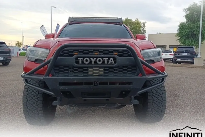 2022 Toyota Tacoma TRD Off-Road V6 photo 1