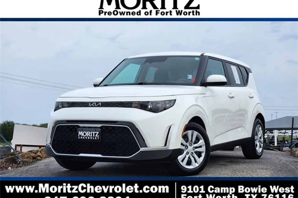2023 Kia Soul LX photo 1