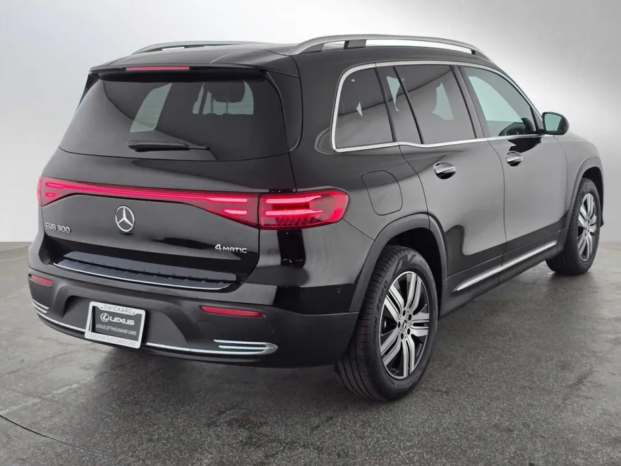2024 Mercedes Benz EQB 300 4MATIC photo 1