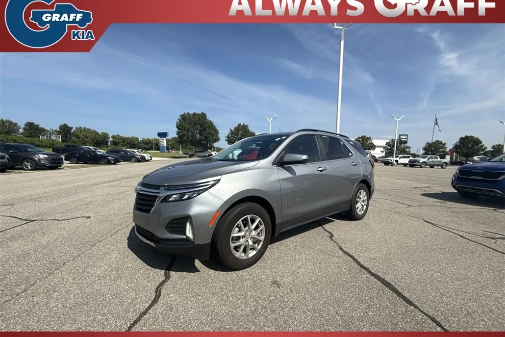 2022 Chevrolet Equinox RS photo 1
