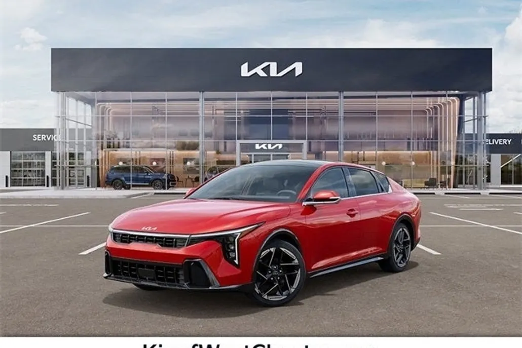 2025 Kia K4 GT-Line photo 1