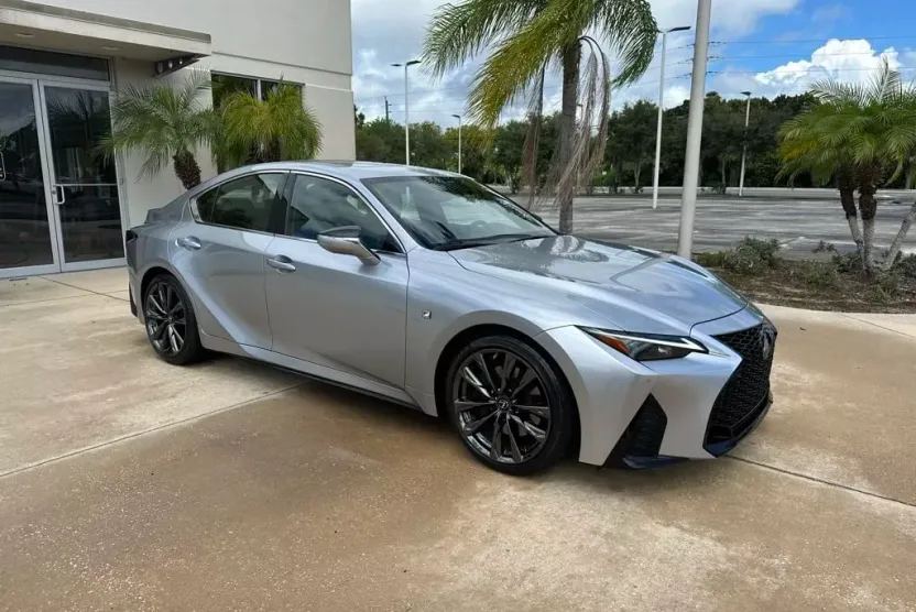 2022 Lexus IS 350 F SPORT photo 1