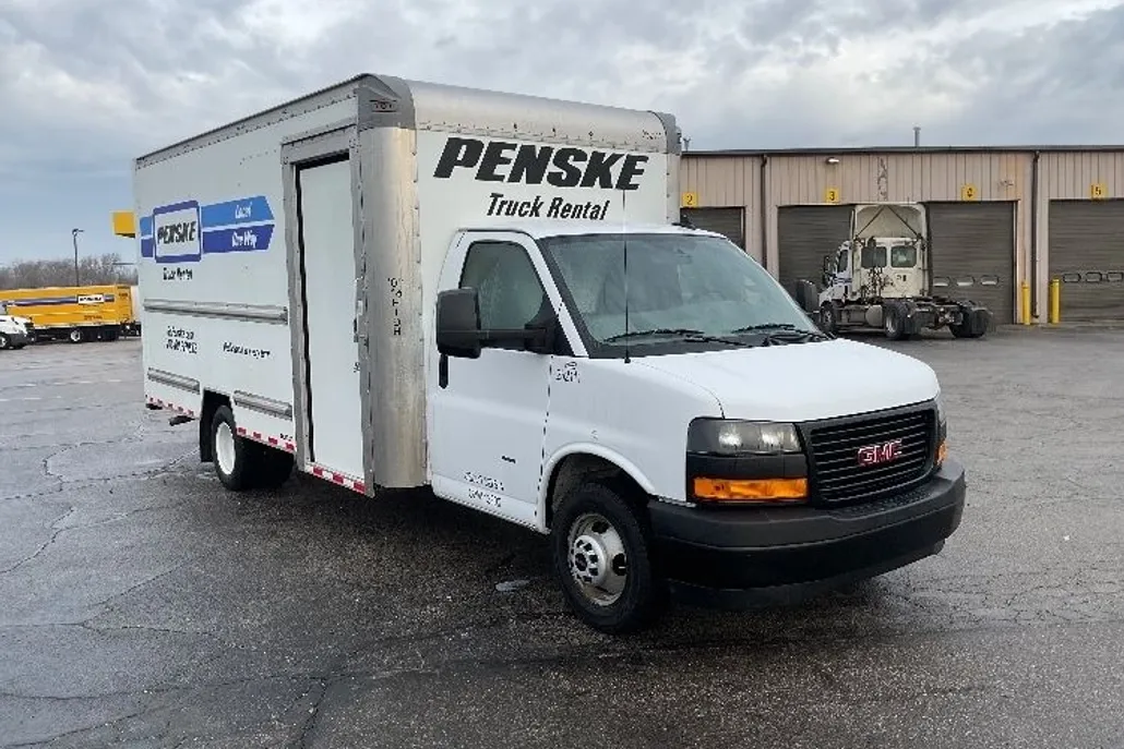 2022 Gmc Savana 3500 Cutaway photo 1