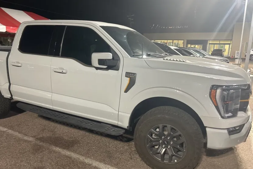 2023 Ford F-150 XL photo 1