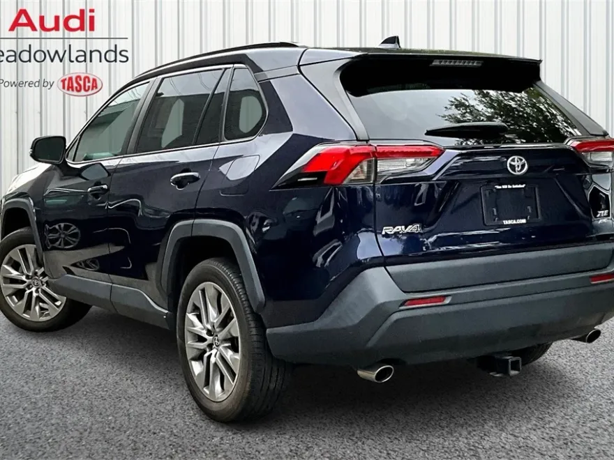 2022 Toyota RAV4 XLE Premium photo 1