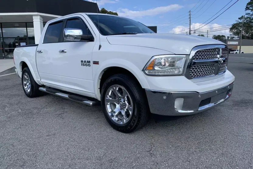 2014 Ram 1500 Laramie photo 1
