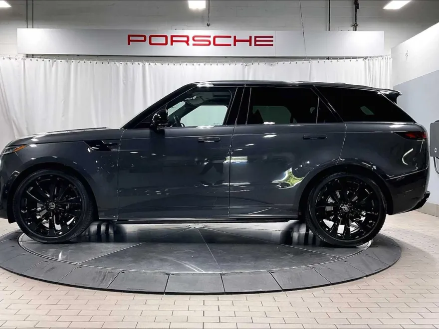 2024 Land Rover Range Rover Sport SE photo 1