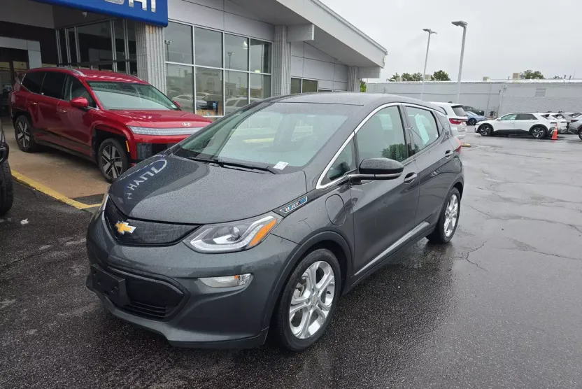 2017 Chevrolet Bolt EV photo 1
