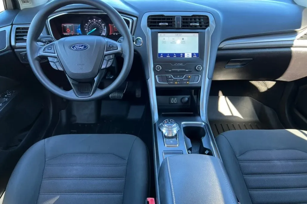 2019 Ford Fusion SE photo 1