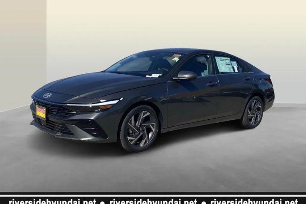 2025 Hyundai Elantra SEL Convenience photo 1