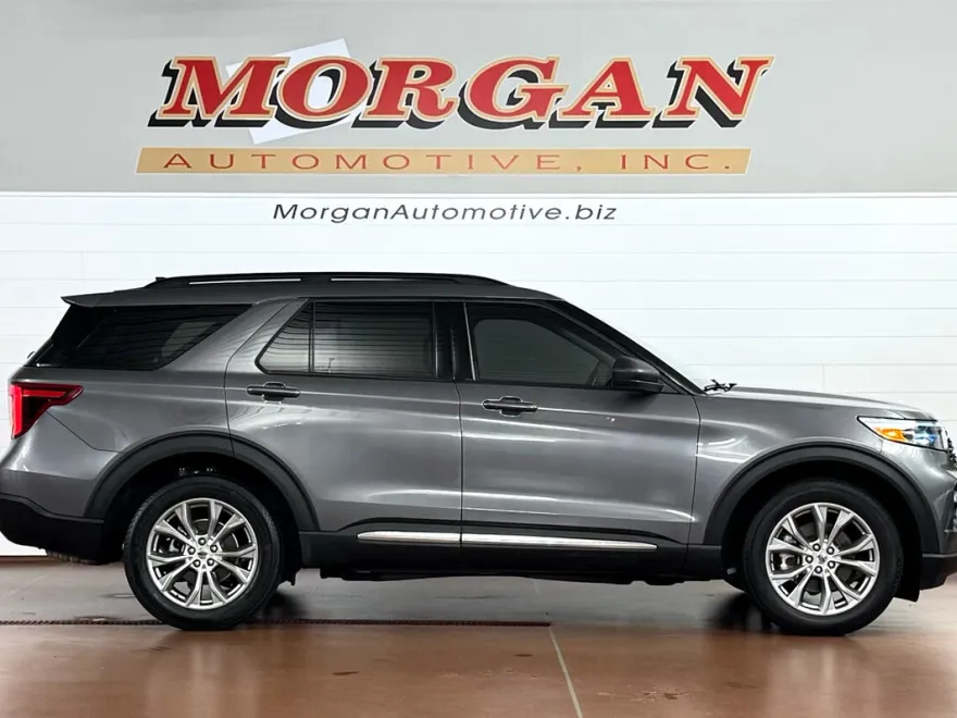 2022 Ford Explorer XLT photo 1