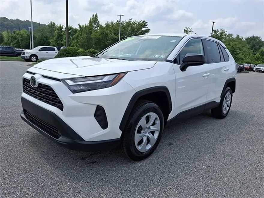 2025 Toyota RAV4 LE photo 1