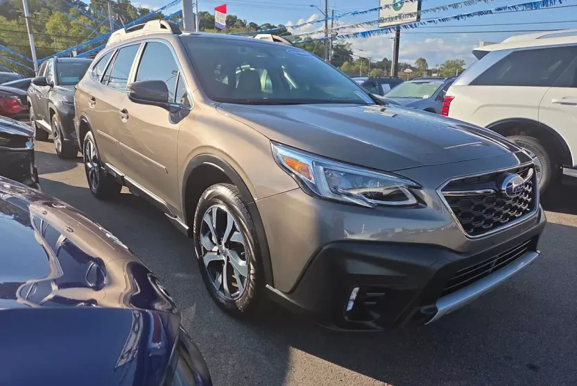 2021 Subaru Outback Limited photo 1