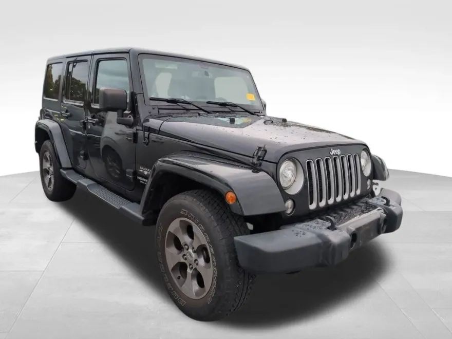 2017 Jeep Wrangler Unlimited Sahara photo 1