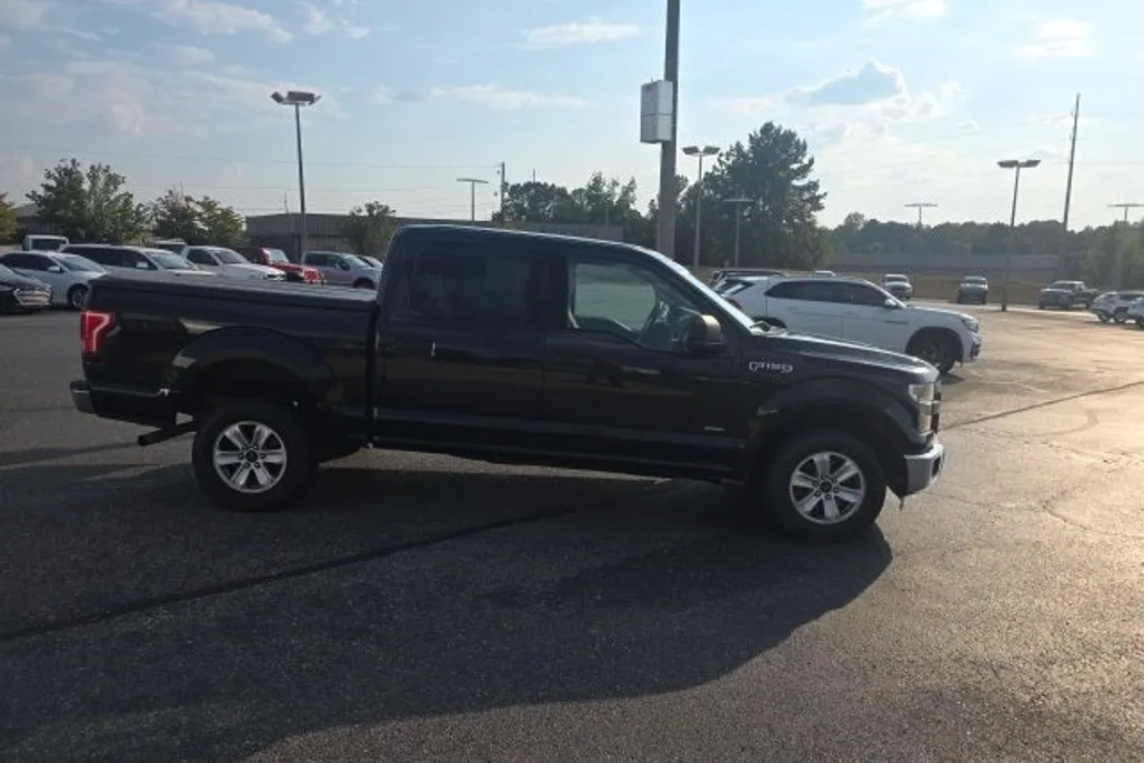 2015 Ford F-150 XLT photo 1