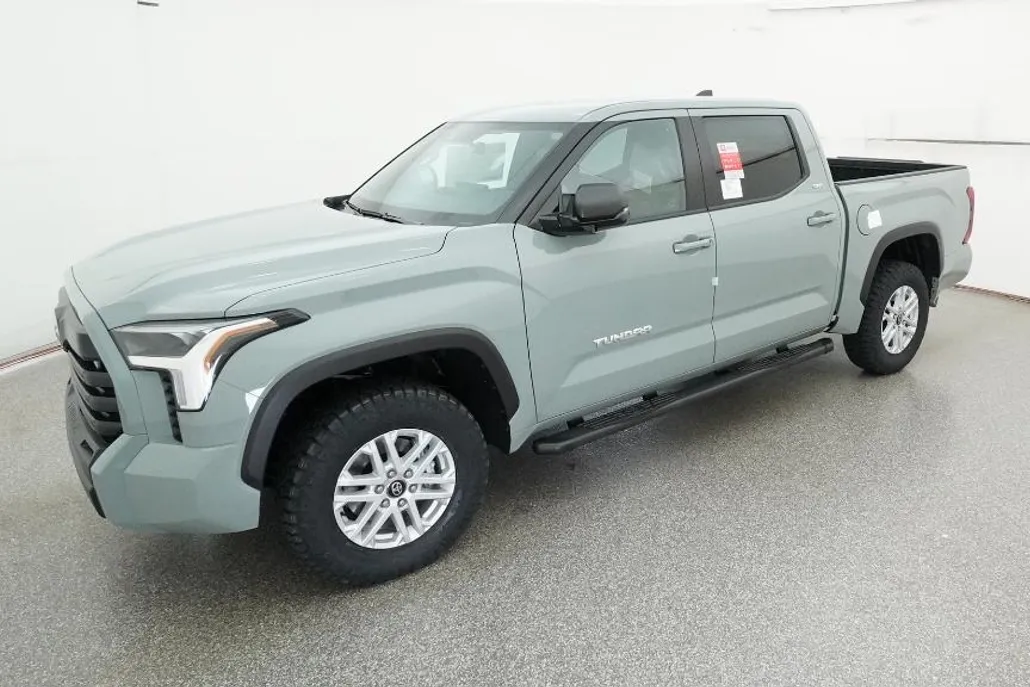2026 Toyota Tundra SR5 CrewMax photo 1