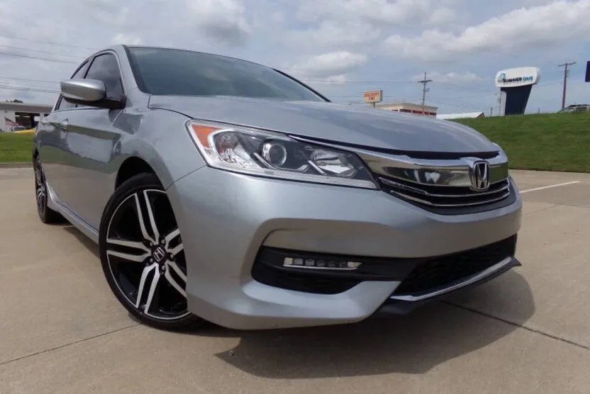 2017 Honda Accord Sport photo 1