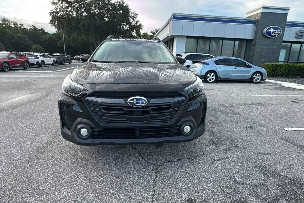2025 Subaru Outback Premium photo 1