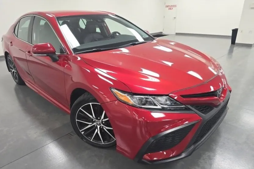 2023 Toyota Camry SE photo 1