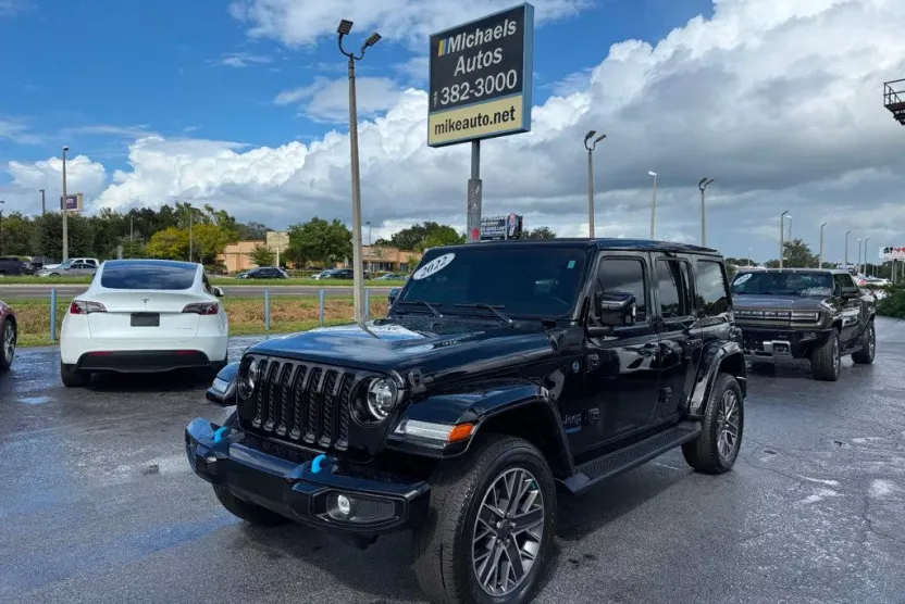 2022 Jeep Wrangler 4xe Unlimited Sahara High Altitude photo 1