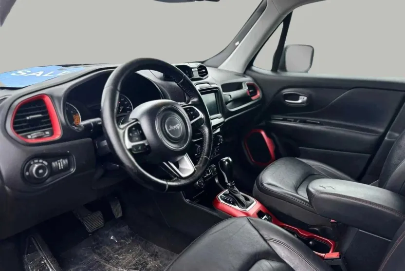 2018 Jeep Renegade Trailhawk Sport photo 1