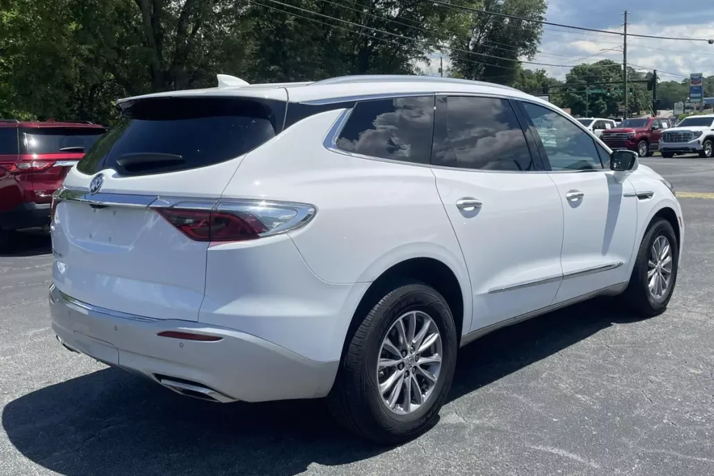 2024 Buick Enclave Premium photo 1