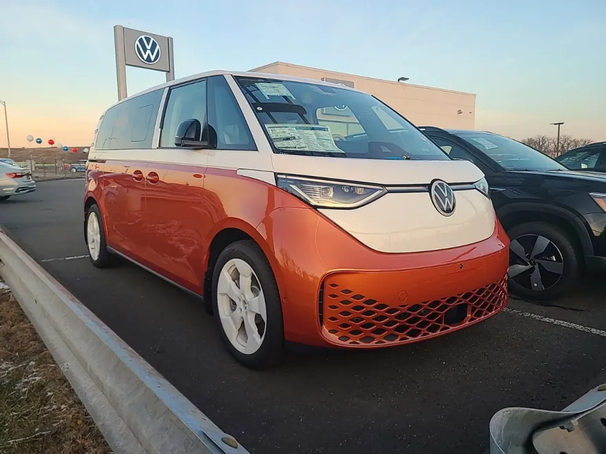 2025 Volkswagen ID. Buzz photo 1