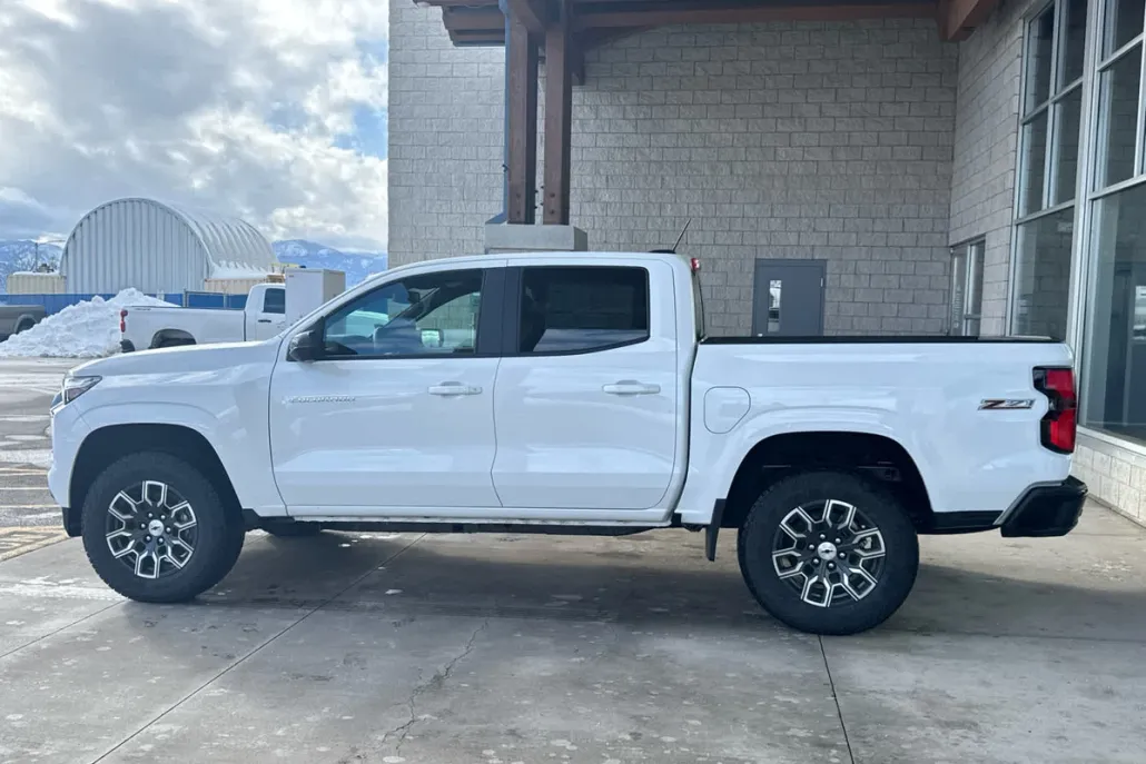 2025 Chevrolet Colorado Z71 photo 1