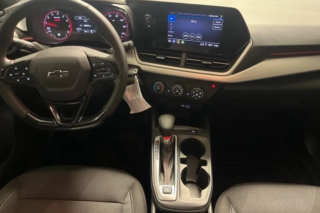 2025 Chevrolet Trax photo 1