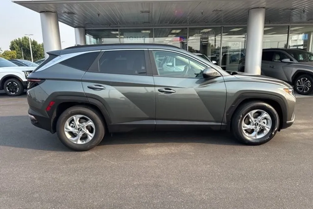 2022 Hyundai Tucson SEL photo 1