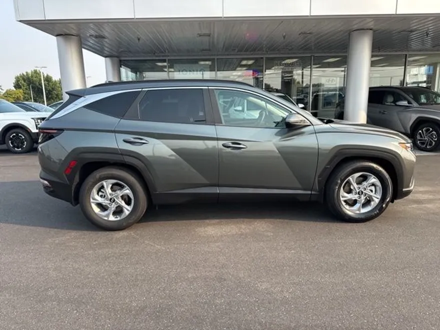 2022 Hyundai Tucson SEL photo 1