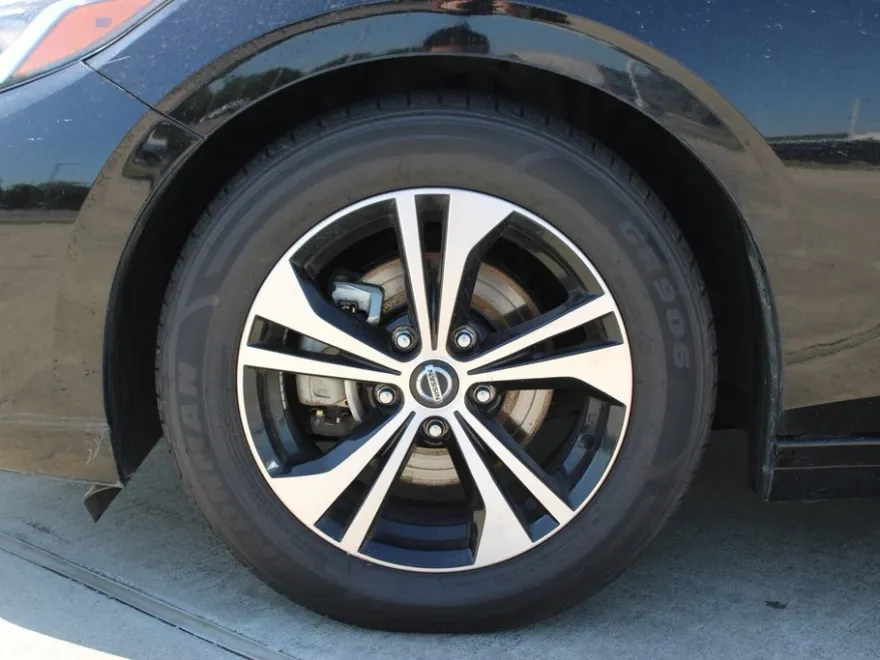 2022 Nissan Sentra SV photo 2