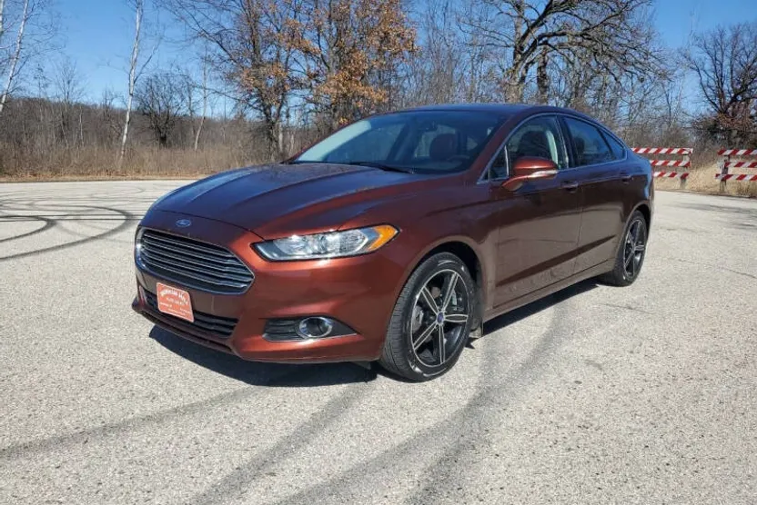 2015 Ford Fusion SE photo 1