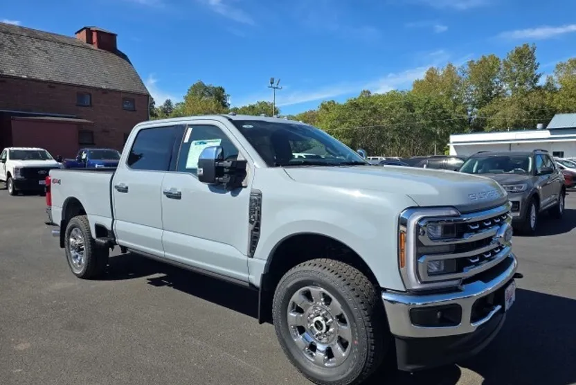 2026 Ford F-250 Lariat photo 1