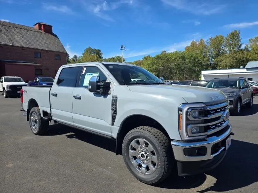 2026 Ford F-250 Lariat photo 1