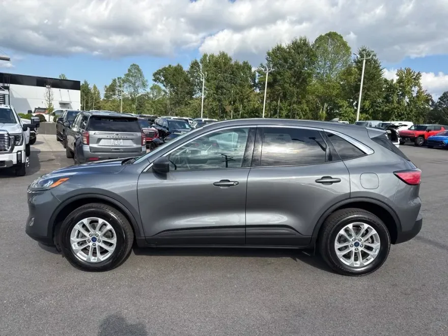 2022 Ford Escape SE photo 1