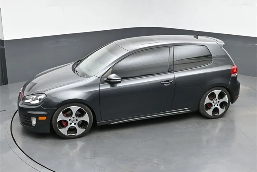 2012 Volkswagen Golf GTI Base photo 1
